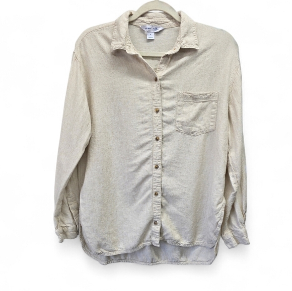 Old Navy Tops - Old Navy Boyfriend Linen Blend Button Up Shirt Medium Relaxed High Low Costal